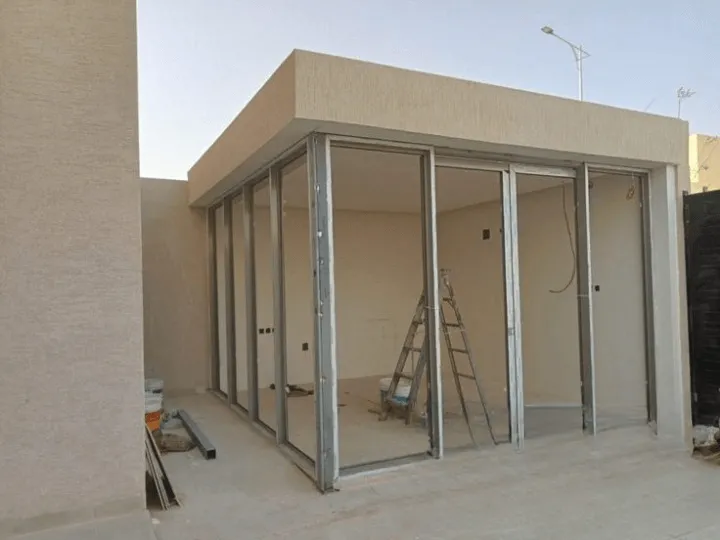 مقاول بناء ملاحق اسمنت بورد وجي آر سي بجدةتصاميم مودرن 2026