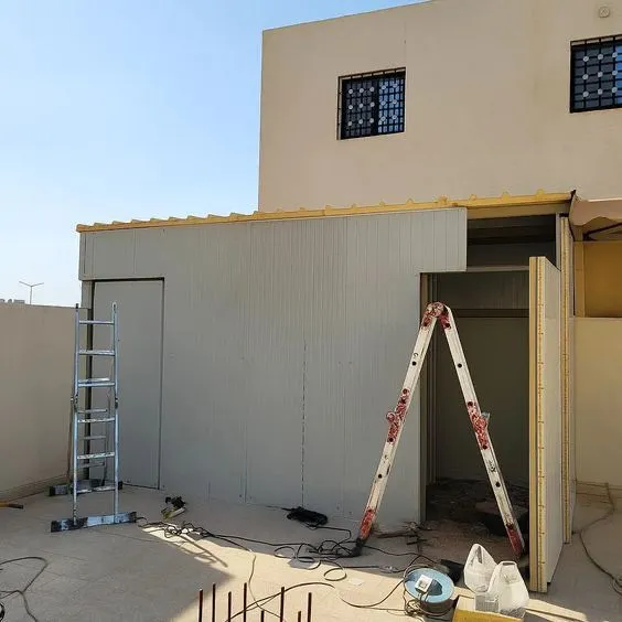 مقاول تركيب ساندوتش بانل حي الفروسية|تصميم ملاحق وغرف عازلة 