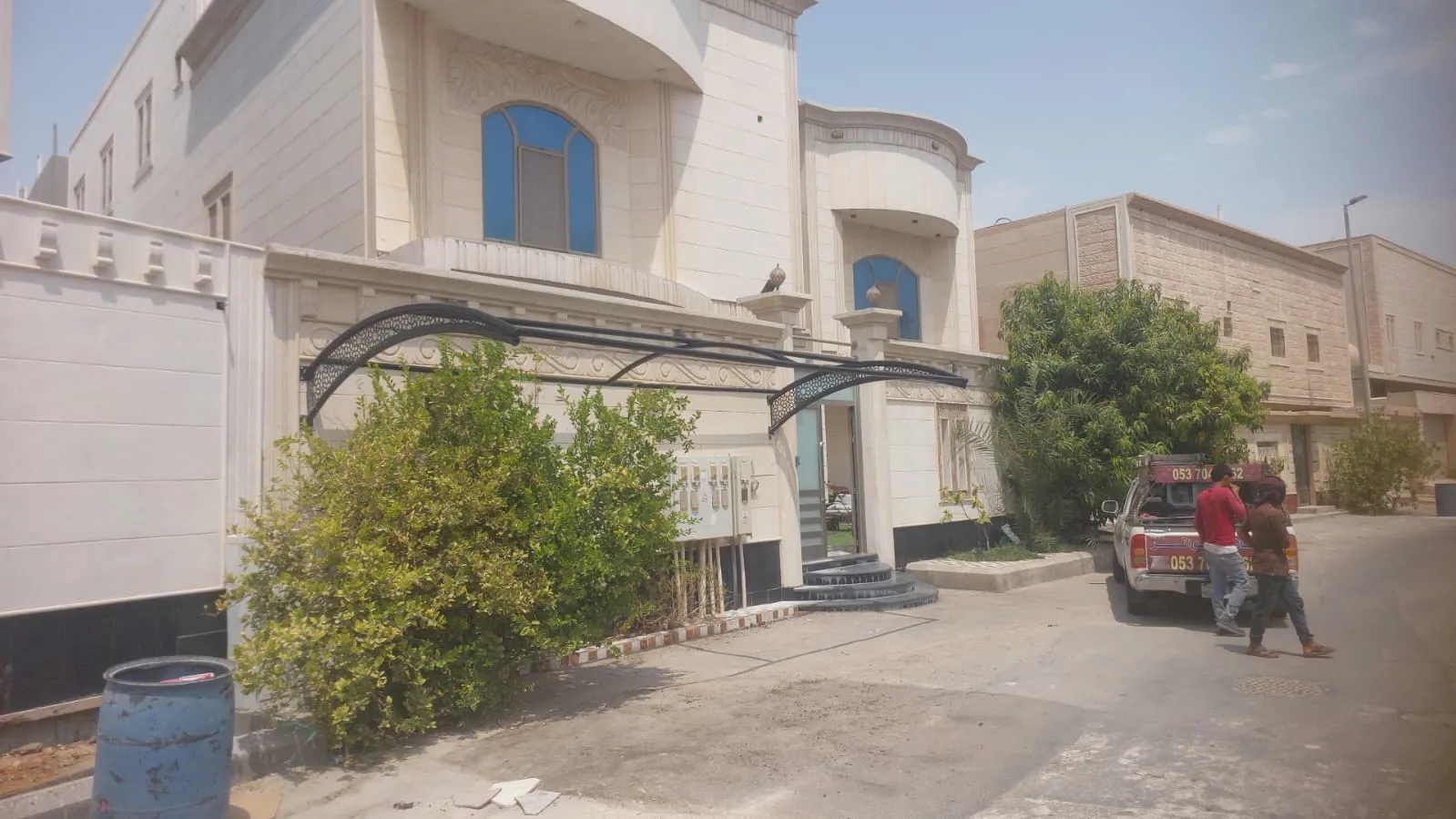 تركيب مظلات وسواتر في حي قويزه