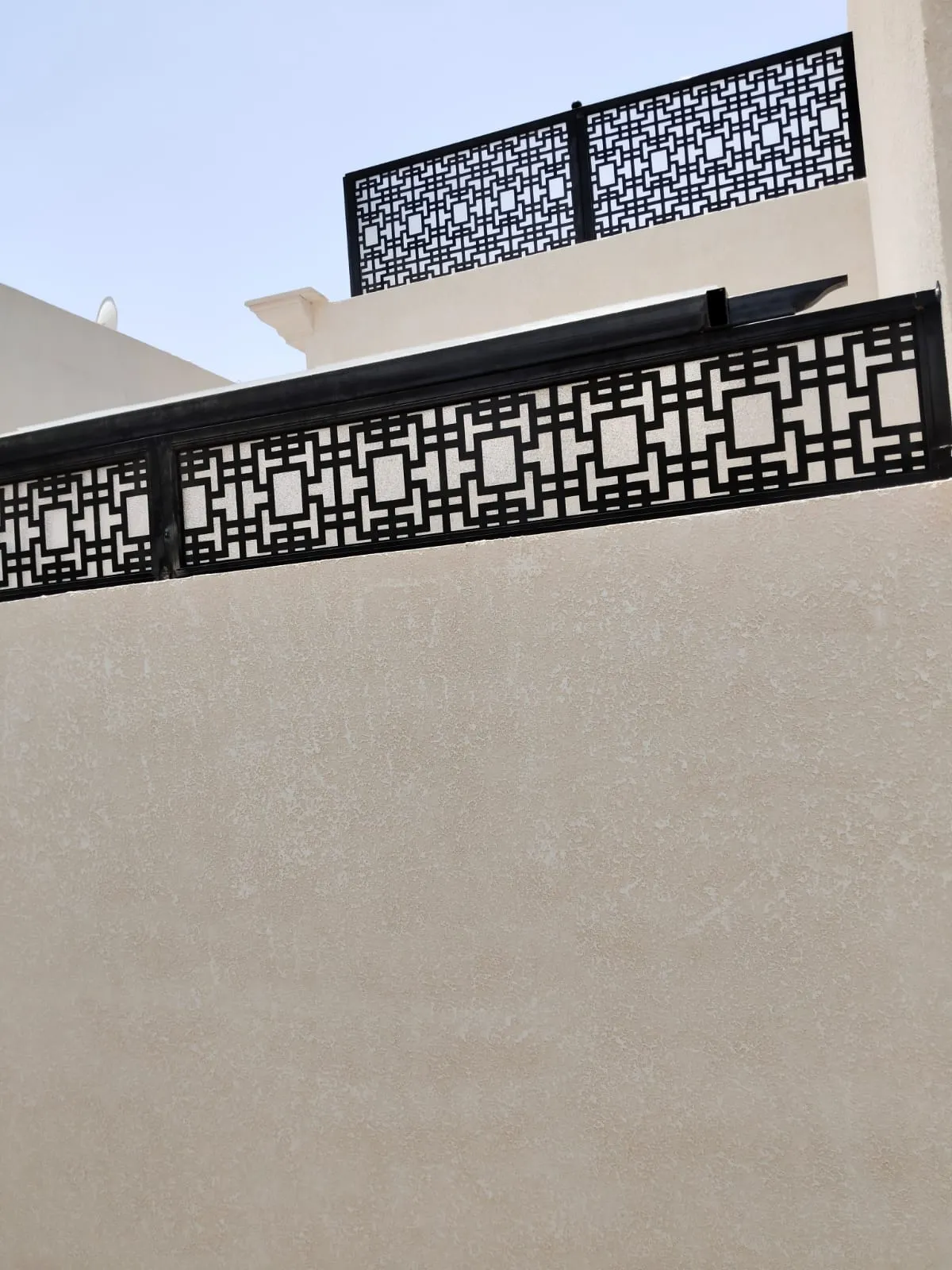 تركيب مظلات وسواتر في حي قويزه