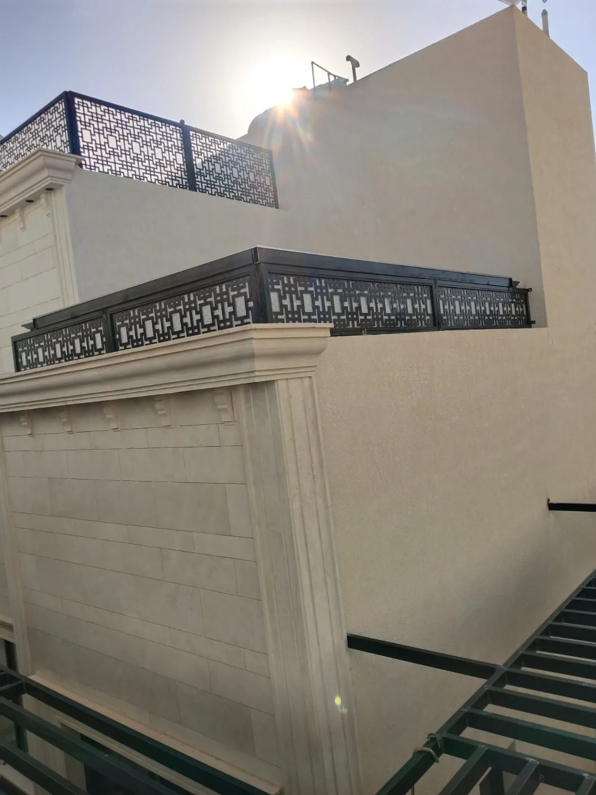 تركيب مظلات وسواتر في حي قويزه