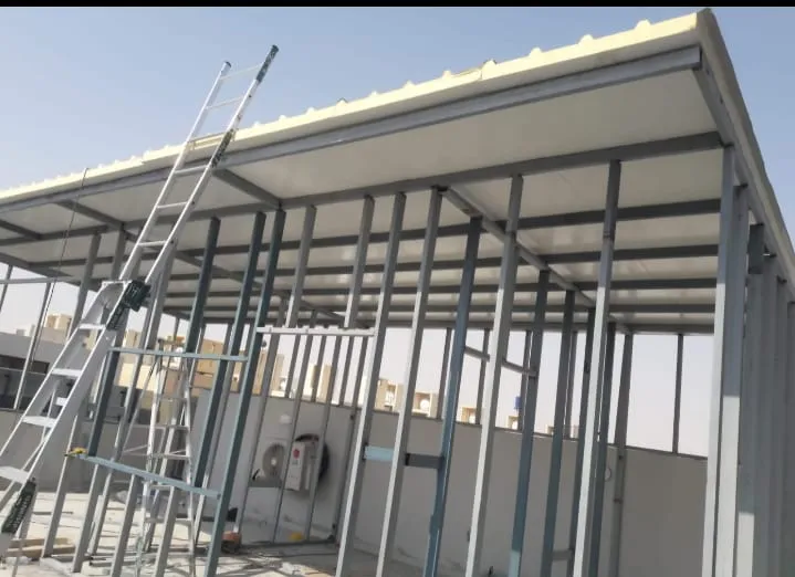 مقاول بناء ملاحق ساندوتش بانل في حي طيبه بجدة 