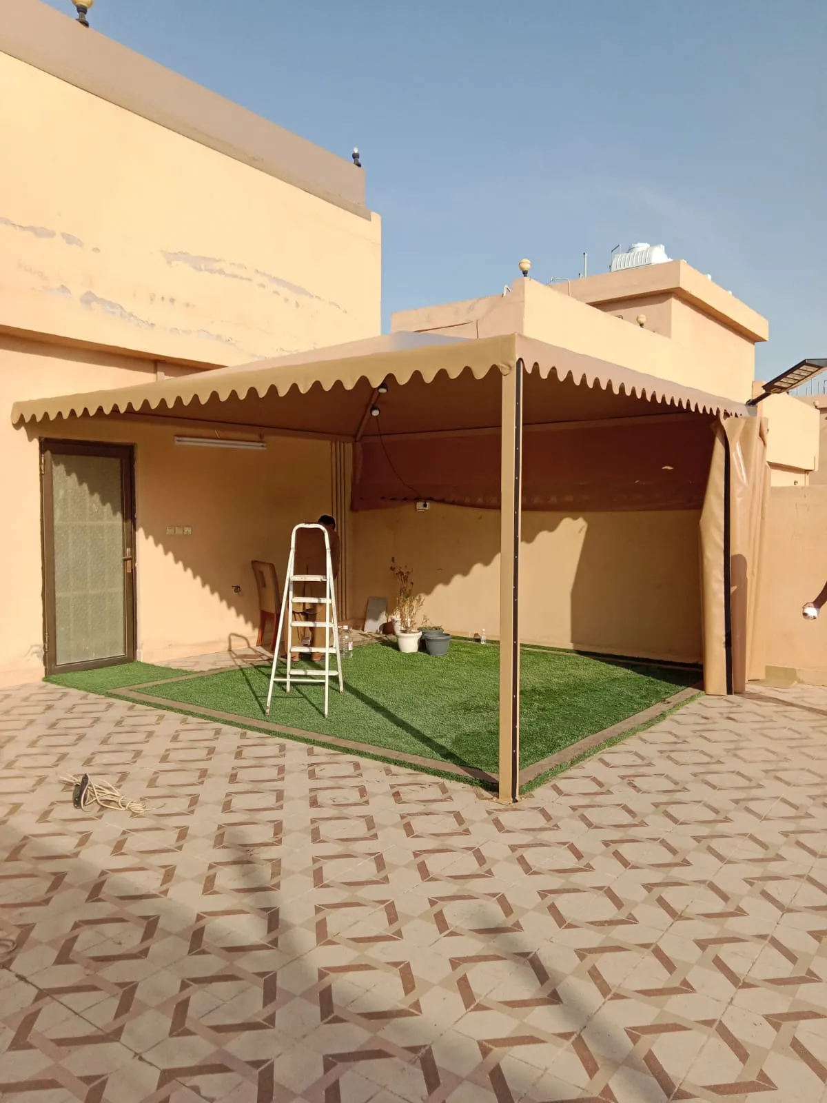مظلات أحواش حديثة لمنازل حي الحمراء بجدة