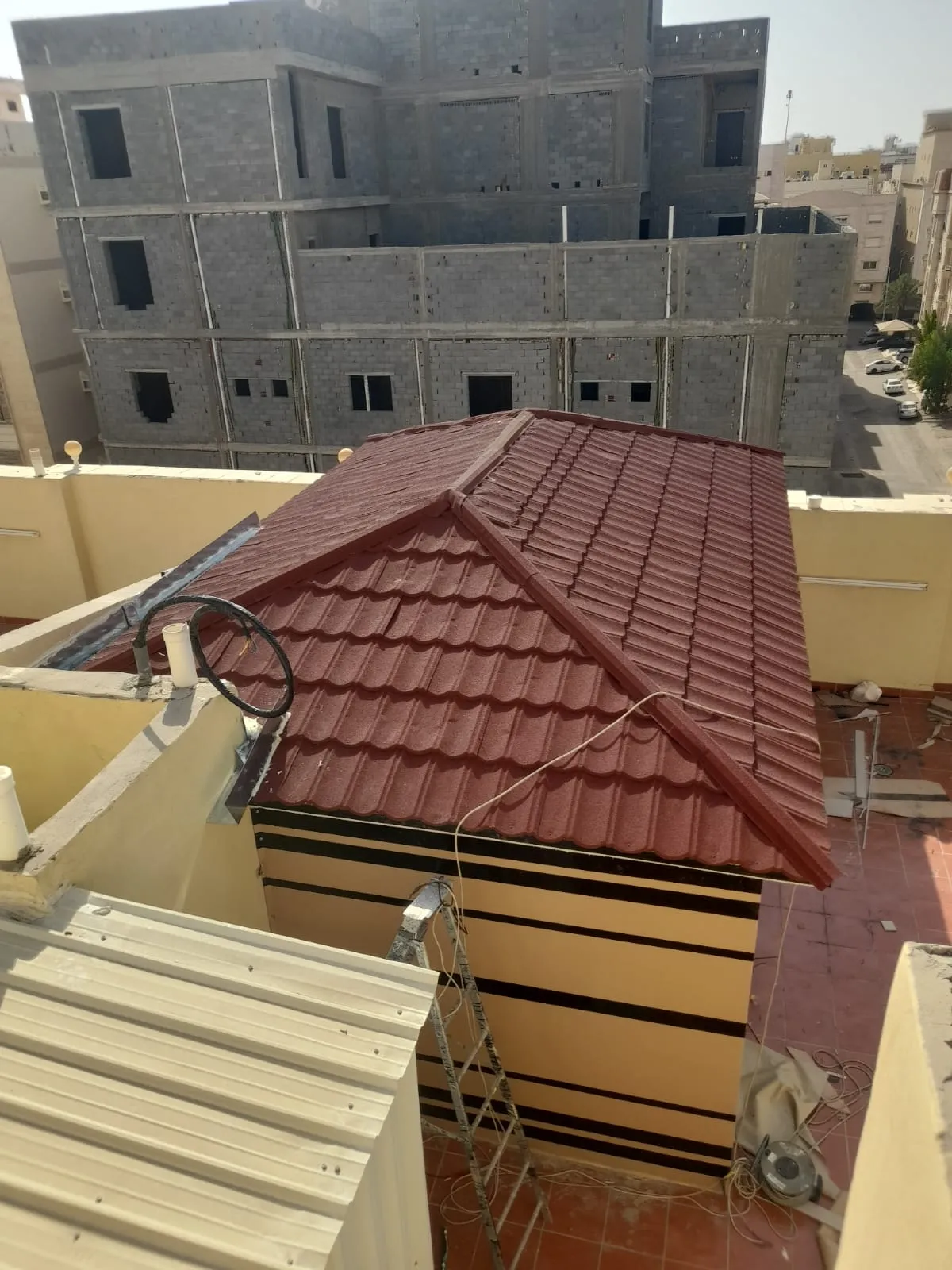 افضل مقاول لتركيب قرميد للأسطح في جدة