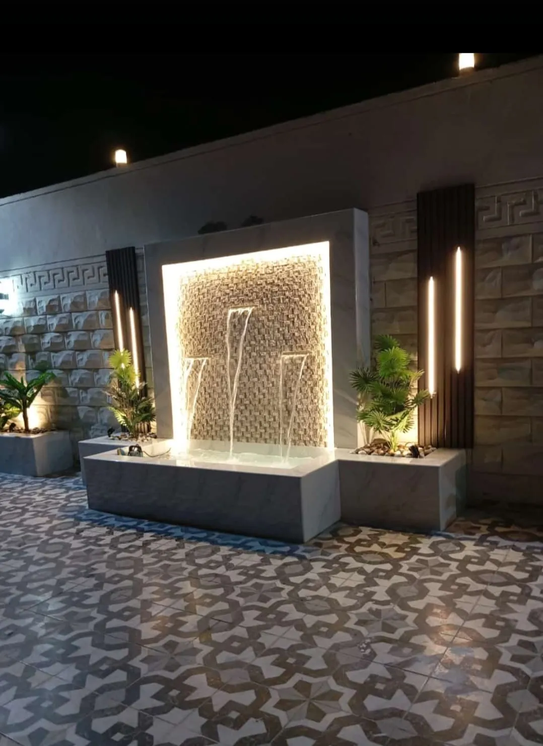 تصميم مظلات وجلسات وشلالات أحواش جدة