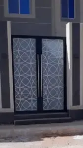 معلم تركيب ابواب وشبابيك في جدة