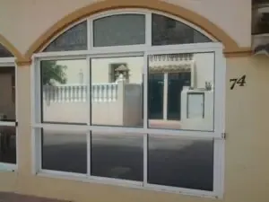 معلم تركيب ابواب وشبابيك في جدة