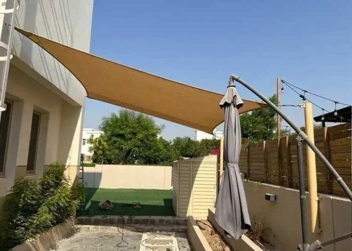 تركيب مظلات شد إنشائي – تصميمات عصرية ومتينة حسب الطلب بجدة