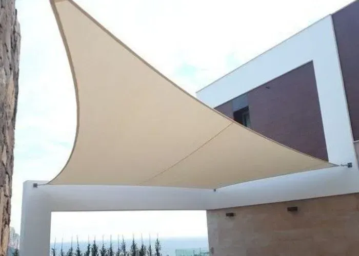 تركيب مظلات شد إنشائي – تصميمات عصرية ومتينة حسب الطلب بجدة