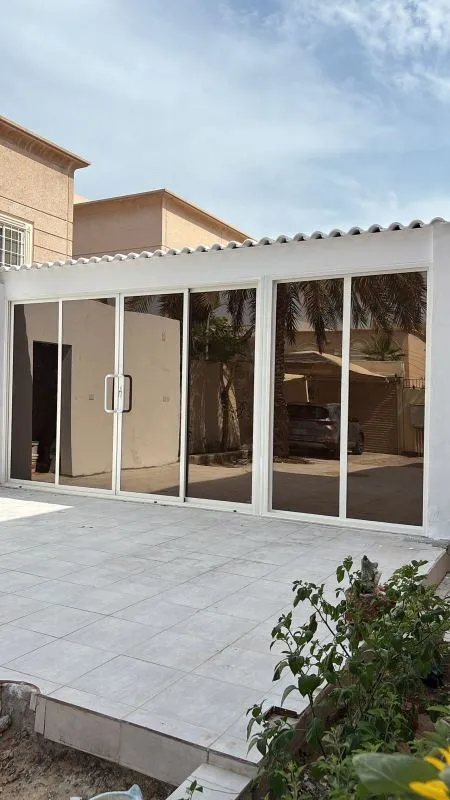 تصميم ملحق خارجي صغير بشمال جدة