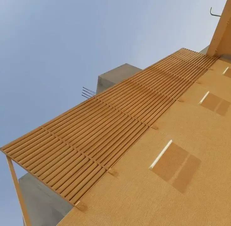 سواتر بديل الخشب: جمال الخشب ومتانة المستقبل بجدة 