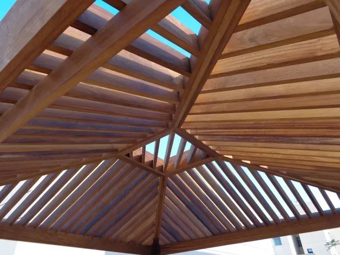 برجولات ديكور للمداخل جدة – تضيف ظلال أنيقة وبصمة فنية