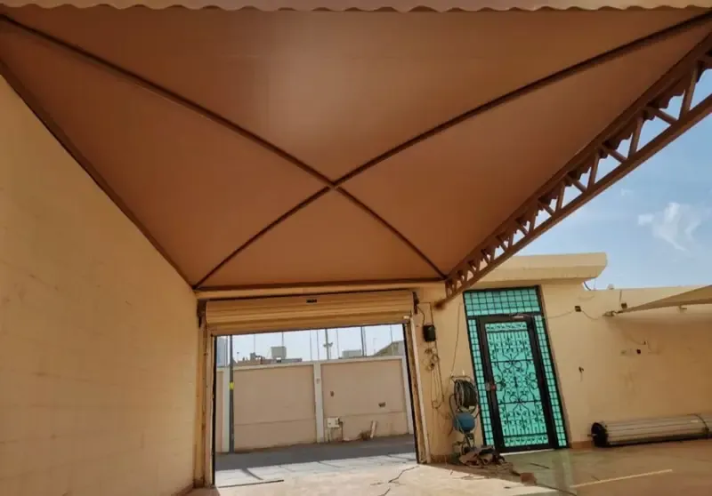 تركيب مظلات حي الحمراء: الحل الأمثل لحماية المساحات المفتوحة