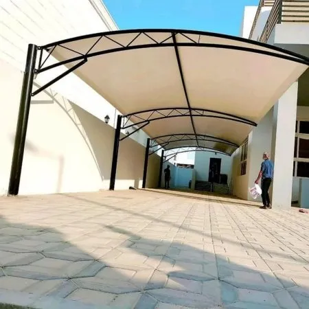 تركيب مظلات حي الحمراء: الحل الأمثل لحماية المساحات المفتوحة