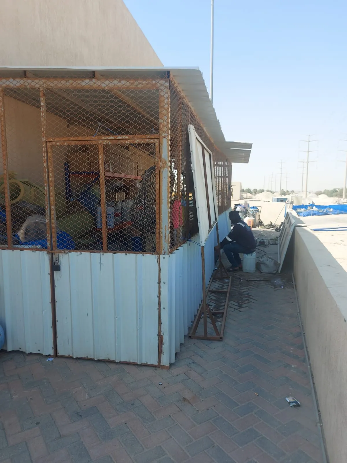 مظلات خزانات مظلات سخانات مظلات مكيفات مظلات السطح حي الشاطي