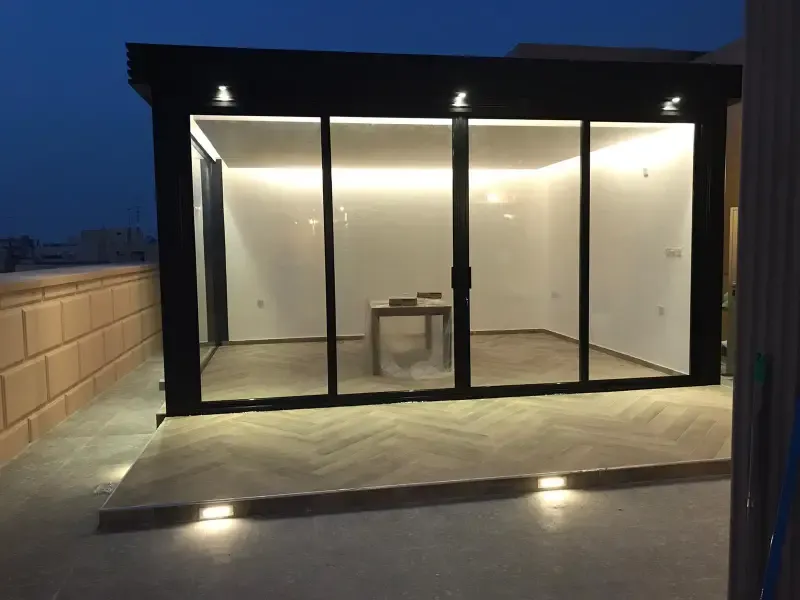 مقاول بناء مجالس زجاجية أنيقة وبسيطة بأقل تكلفة بحي الفيصليه