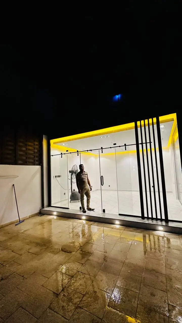 مقاول بناء مجالس زجاجية أنيقة وبسيطة بأقل تكلفة بحي الفيصليه