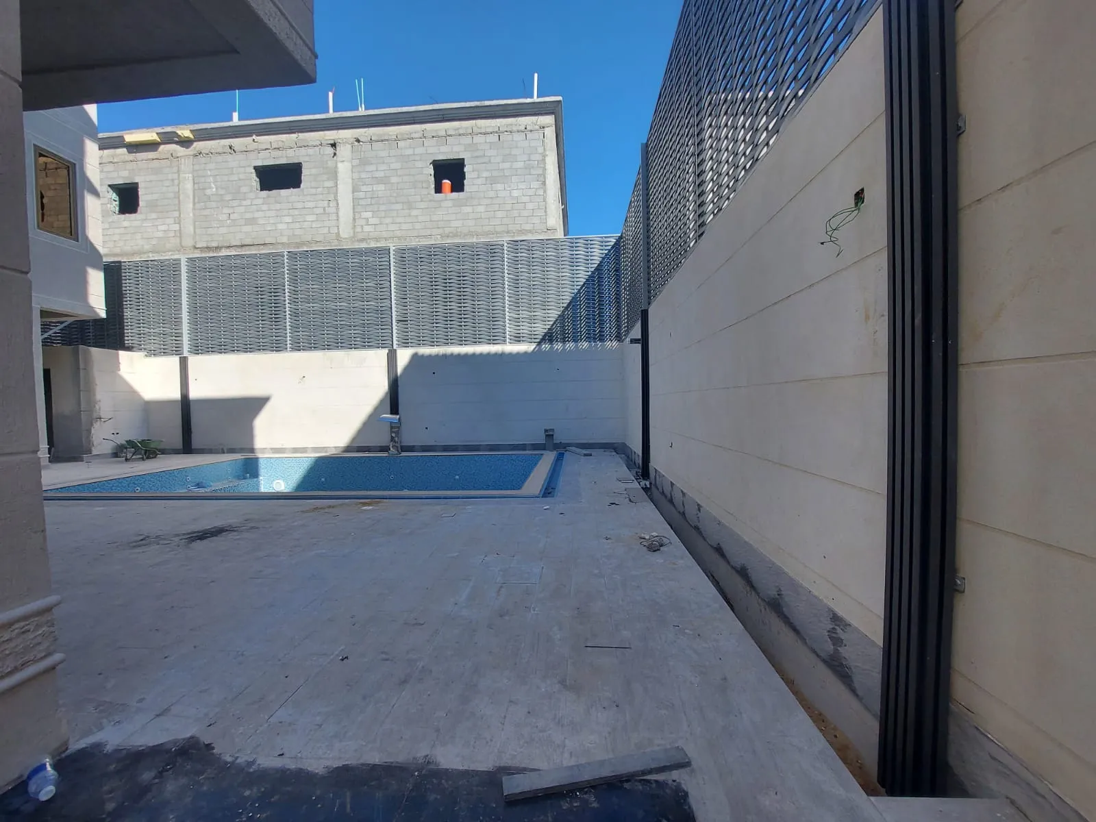 سواتر المنازل والفلل بجدةلأنواع، الأسعار، وأحدث طرق التركيب