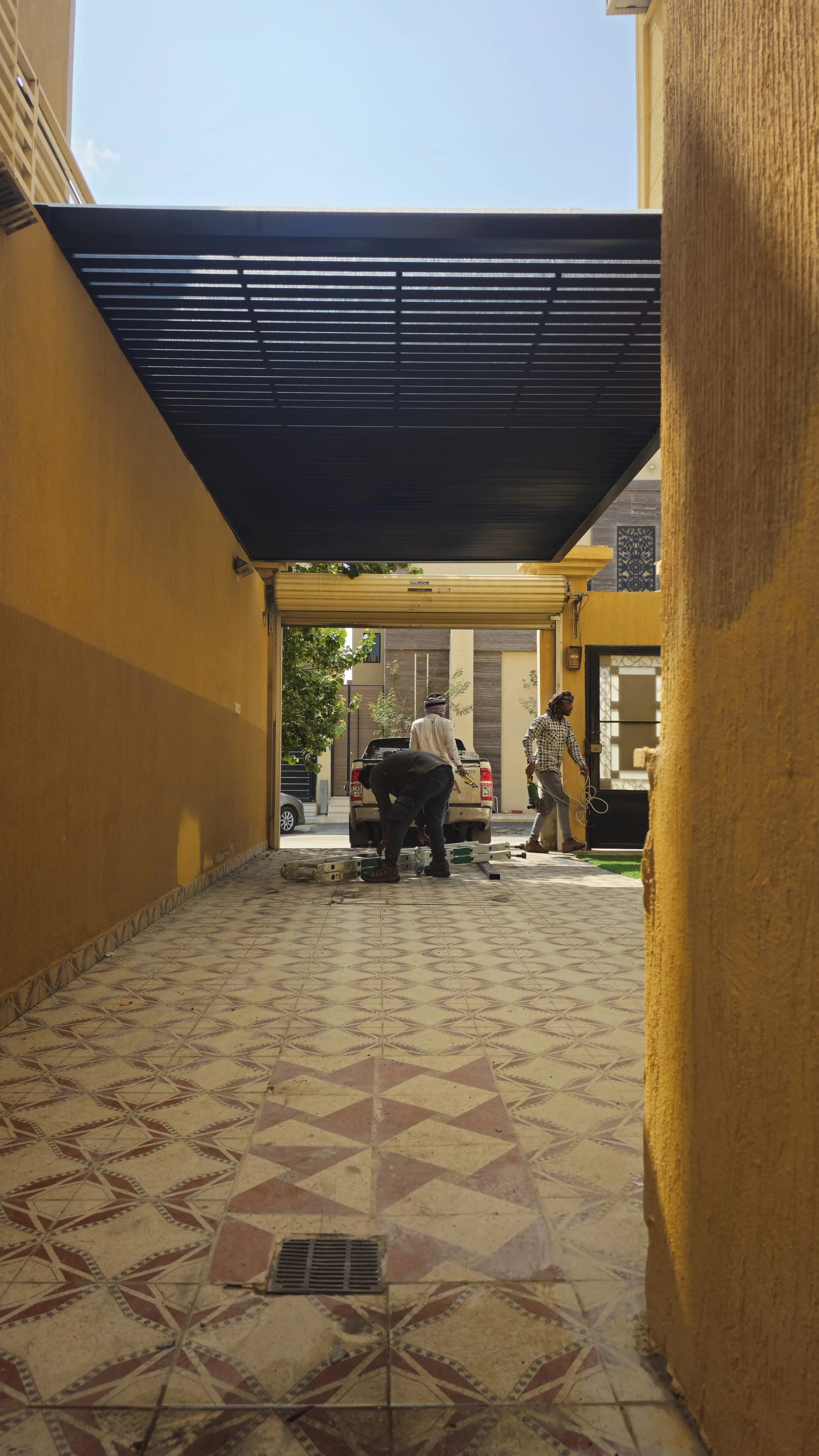 مظلات وسواتر حي الزهراء لأحواش الفلل دليل الفخامة والحماية 