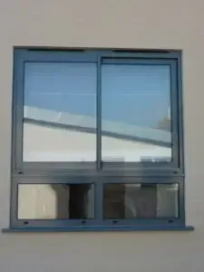 حداد منتقل في تركيب أبواب وشبابيك ونوافذ في جدة بجودة عالية