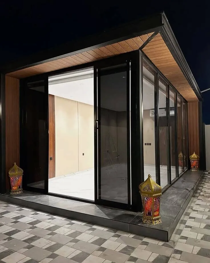 ملاحق خارجية|تركيب ملاحق ساندوتش بانل | ملاحق زجاجية فخمة