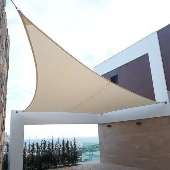 تحويل الفناء إلى واحة بجدة:للمظلات والحدائق ومظلات