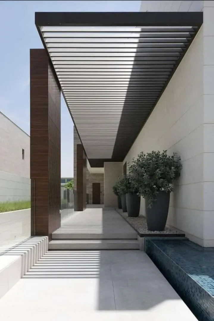 حداد مظلات مداخل فلل في حي ابحرالشمالية: تصاميم مودرن