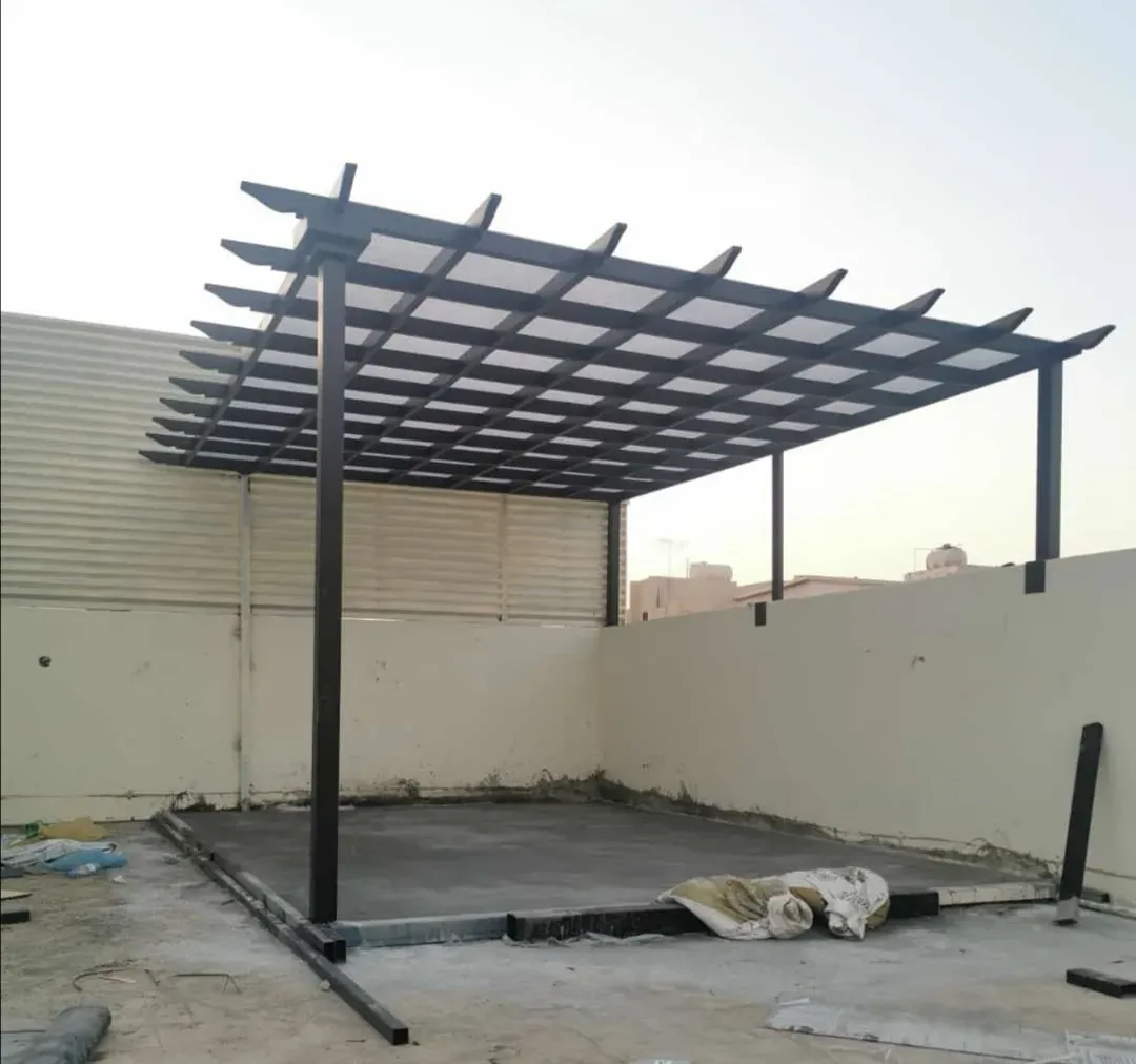 حداد مظلات مداخل فلل في حي ابحرالشمالية: تصاميم مودرن