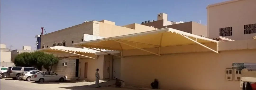 حداد مظلات مداخل فلل في حي ابحرالشمالية: تصاميم مودرن