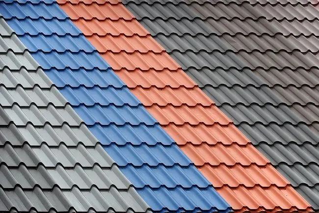 دليل تركيب قرميد الأسطح في جدة: الأنواع، الخطوات،والأسعار