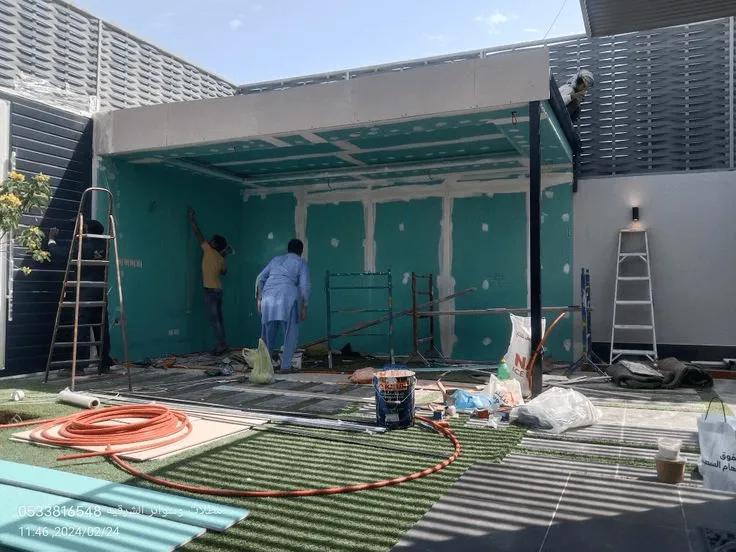 مقاول بناء ملاحق اسمنت بورد وجي آر سي بجدةتصاميم مودرن 2026