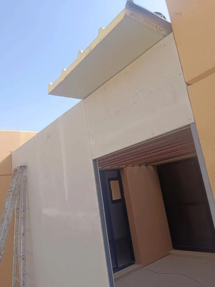 مقاول بناء ملاحق اسمنت بورد وجي آر سي بجدةتصاميم مودرن 2026