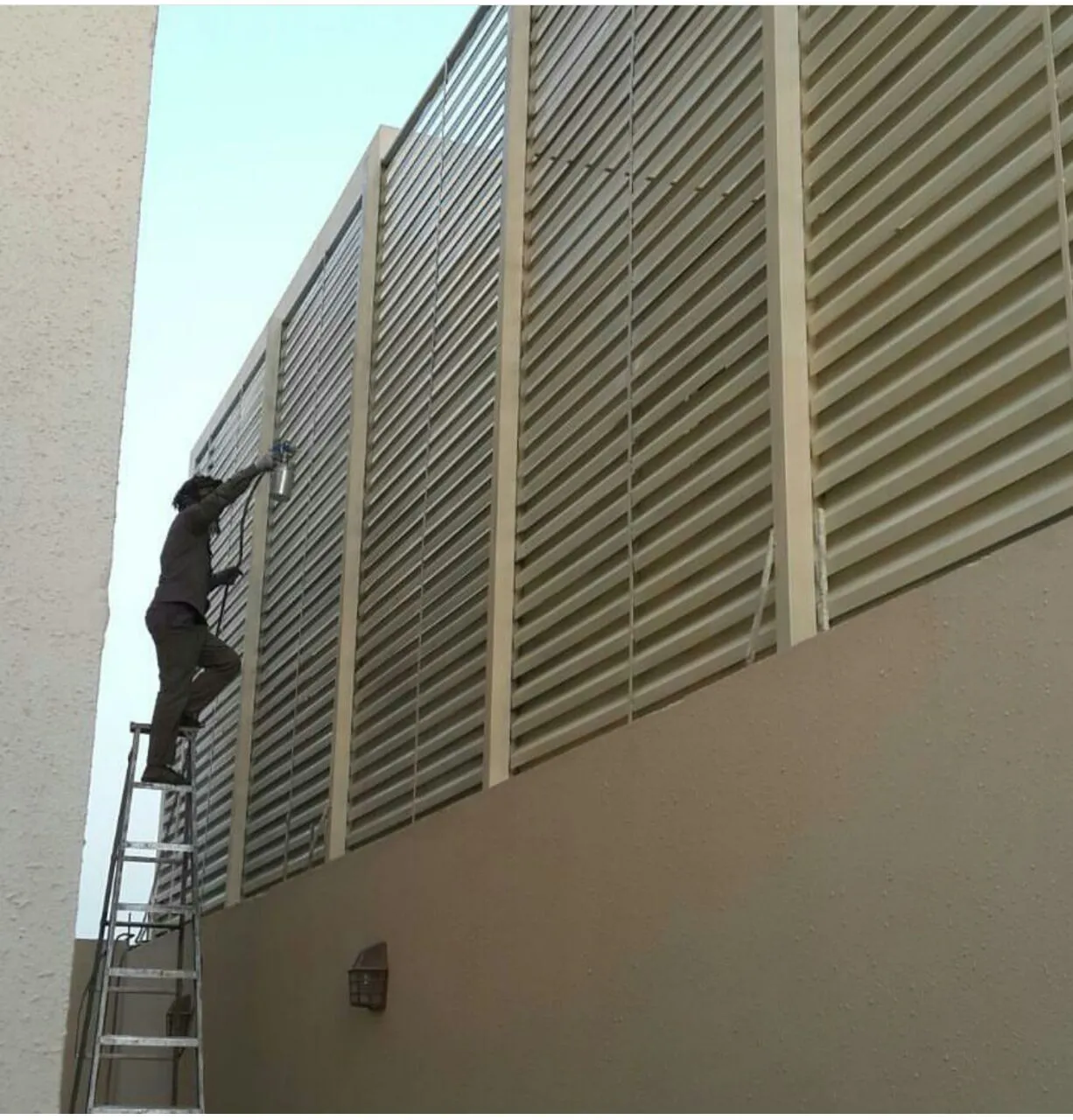 سواتر حديد في حي الخمرة بجدة بأسعار مخفضه وبتصاميم حسب الطلب