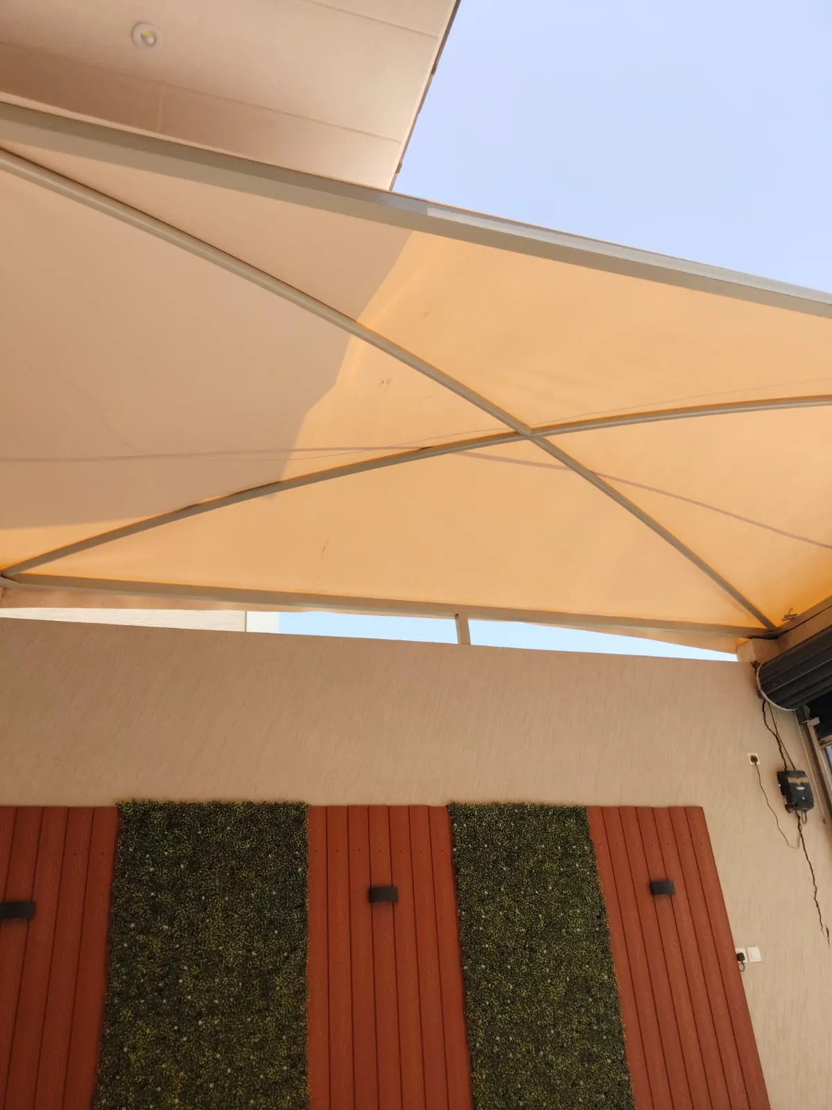 أفضل أنواع مظلات سيارات بجدة |دليل حماية سيارتك من الشمس