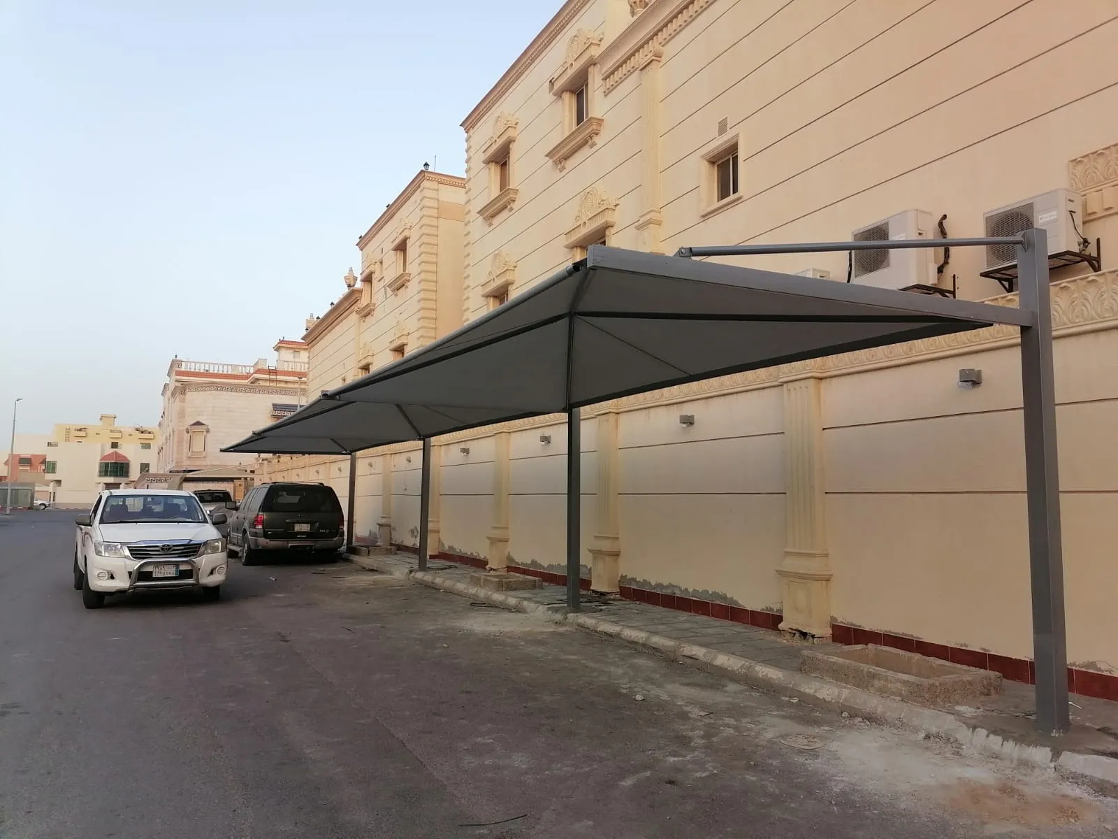 مظلات مواقف سيارات بحي الزهور:شامل لأفضل الأنواع والأسعار