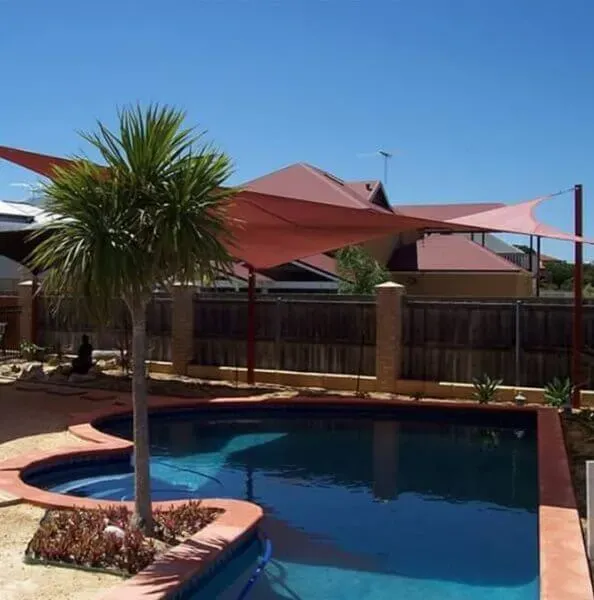 أفضل أنواع قماش مظلات خارجية ومظلات شراع في أبحر الشمالية