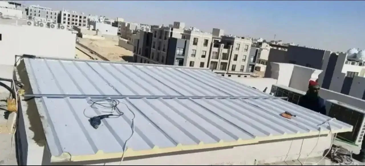 أفضل مقاول سندويش بانل في جدة | تركيب وتوريد بأسعار تنافسية 