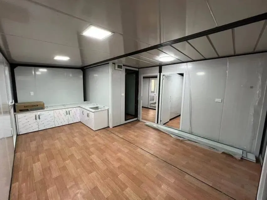 افضل تركيب ساندوتش بانل لبناء الملاحق والغرف في شمال جدة: