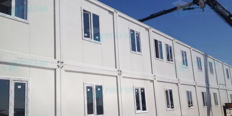 افضل تركيب ساندوتش بانل لبناء الملاحق والغرف في شمال جدة: