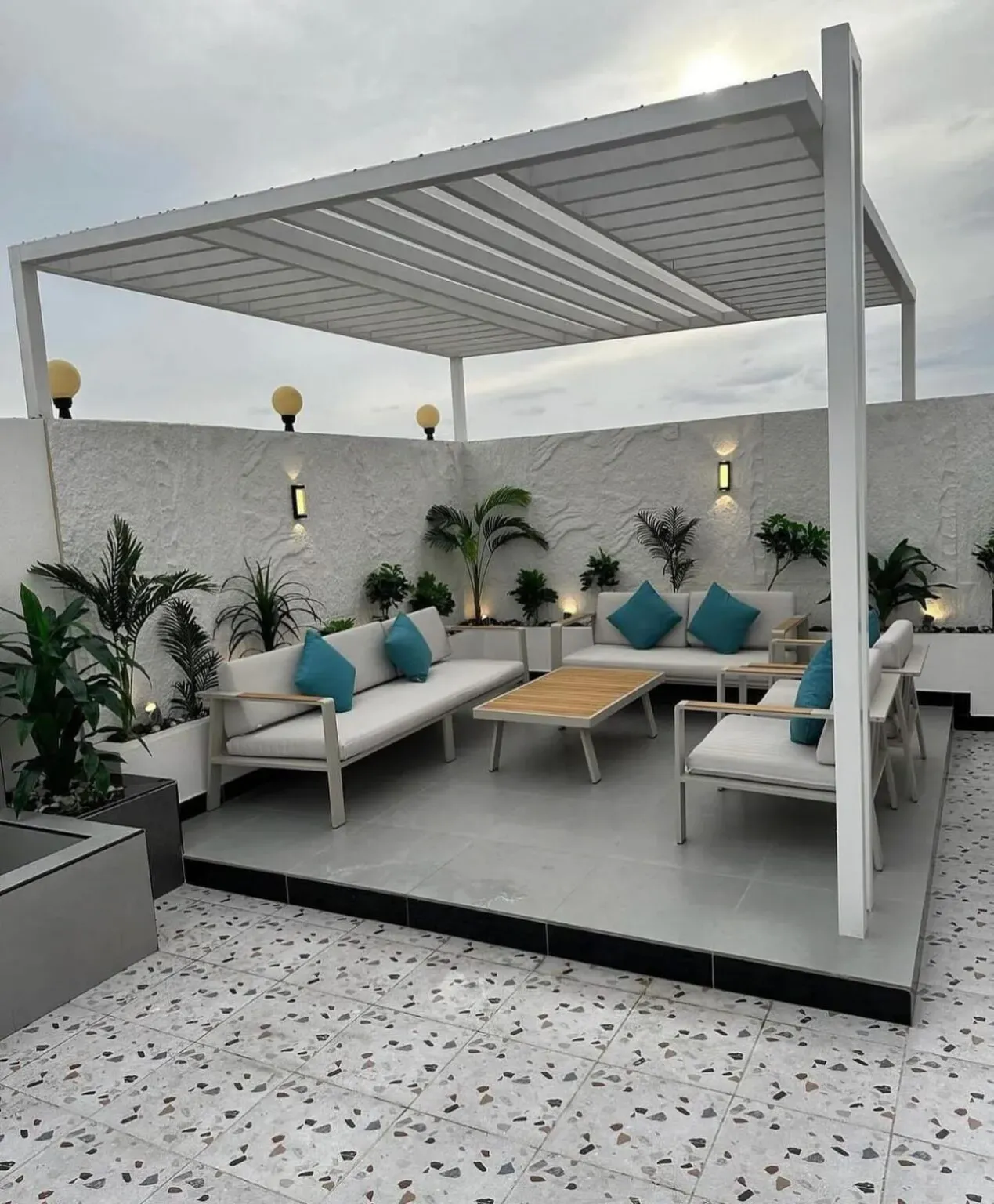 أفكار تصميم مجالس وجلسات خارجية للمنازل والأسطح في أحياء جدة