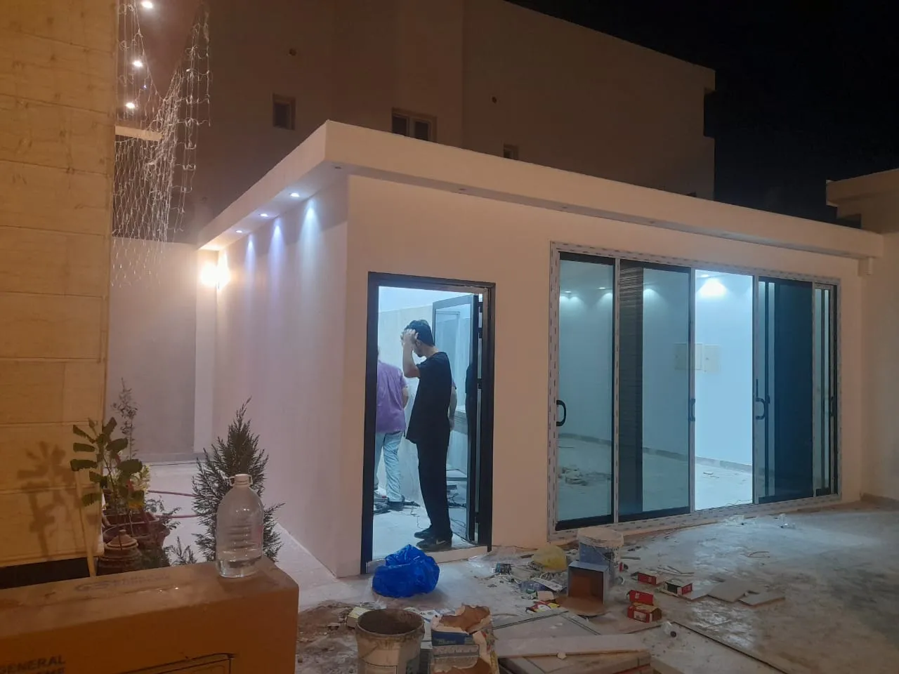 مقاول بناء ملاحق بجدة | تفصيل ملاحق ومجالس خارجية مودرن 2026