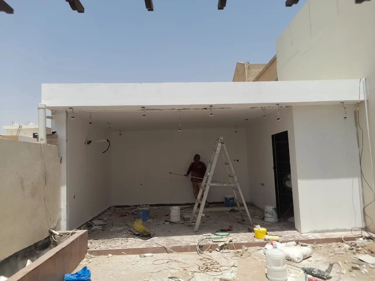 مقاول بناء ملاحق بجدة | تفصيل ملاحق ومجالس خارجية مودرن 2026