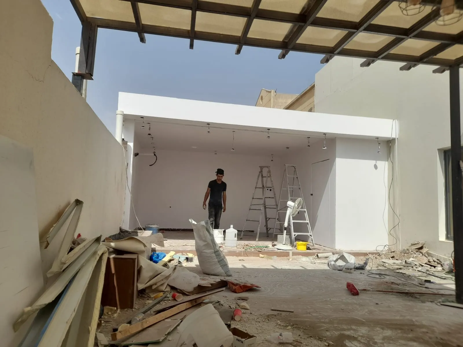 مقاول بناء ملاحق بجدة | تفصيل ملاحق ومجالس خارجية مودرن 2026