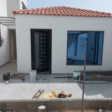 مقاول بناء ملاحق بجدة | تفصيل ملاحق ومجالس خارجية مودرن 2026