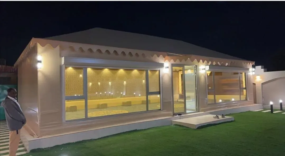 بناء خيمة زجاجية للفلل في جدة:تنفيذ بيوت شعر زجاجية مودرن